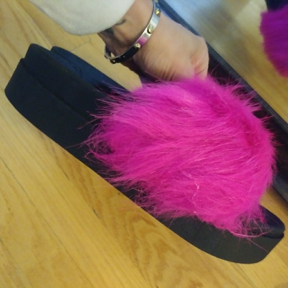 Fuzzy platform slides